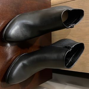 Black Sophia 17 booties